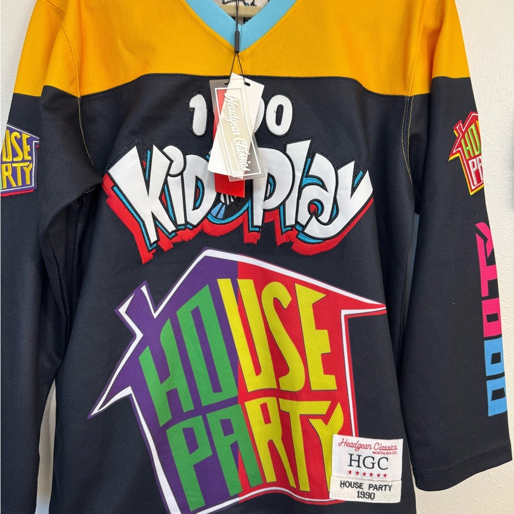 KID 'N' PLAY HOUSE PARTY Headgear Classics Yellow Hockey Jersey 🆕 - Picture 9 of 11
